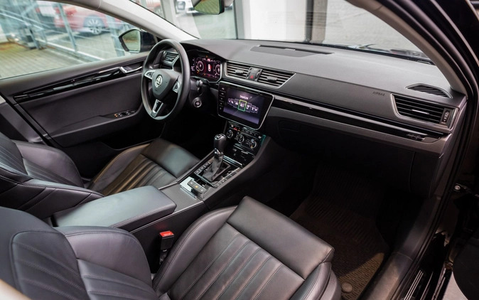 Skoda Superb cena 116500 przebieg: 117586, rok produkcji 2019 z Łódź małe 781